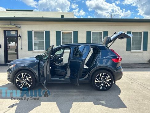 Used 2022 Volvo XC40 T5 R-Design w/ Advanced Package AWD/4WD image 14