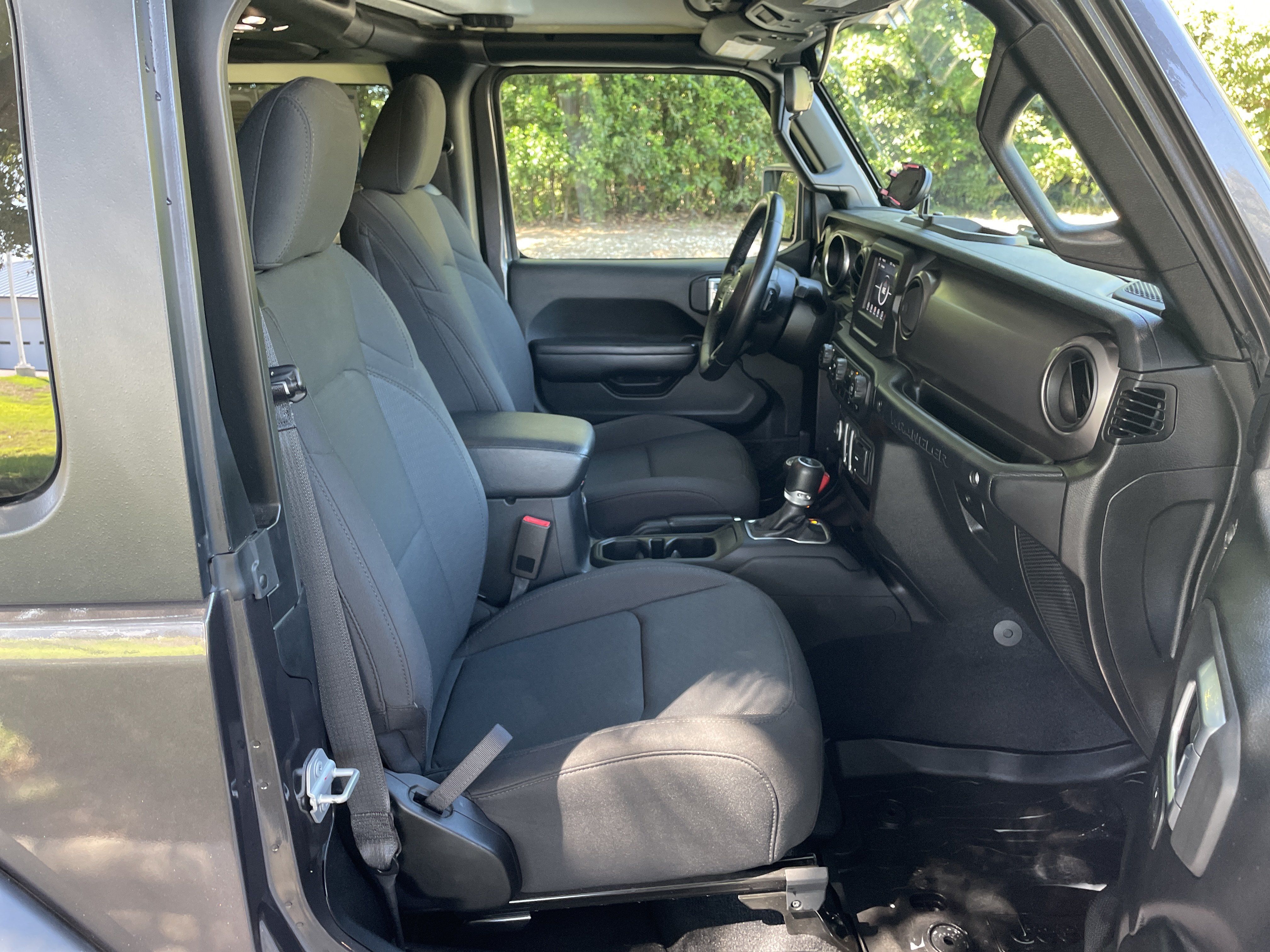 Used 2020 Jeep Wrangler Sport AWD/4WD image 31
