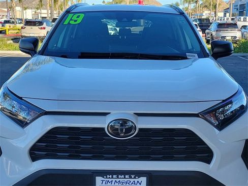 Used 2019 Toyota RAV4 LE image 29