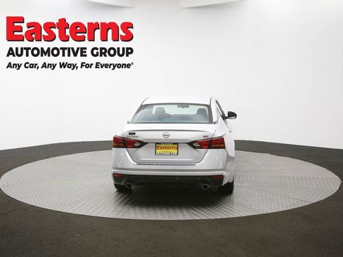 Used 2023 Nissan Altima 2.5 SR FWD image 34