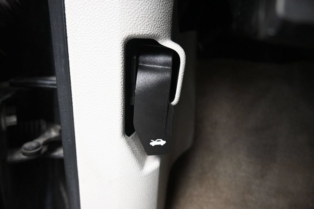 Used 2012 GMC Yukon SLT w/ SLT-2 Equipment Package RWD image 24