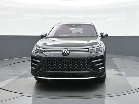 New 2026 Volkswagen Tiguan SEL R-Line AWD/4WD image 2