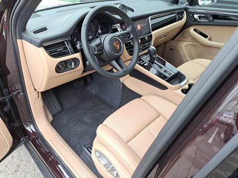 Used 2026 Porsche Macan image 3