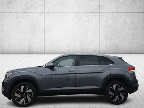 Used 2025 Volkswagen Atlas Cross Sport SE image 8