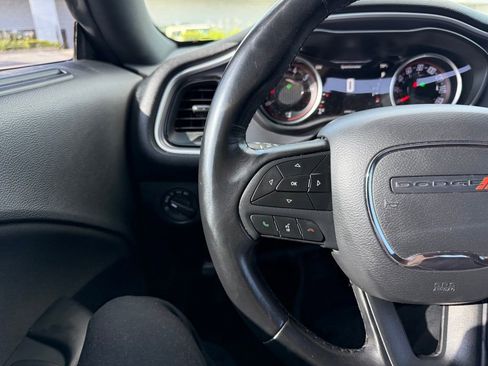 Used 2019 Dodge Challenger SXT RWD image 7