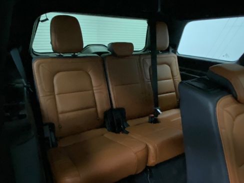 Used 2019 Lincoln Navigator Reserve image 43