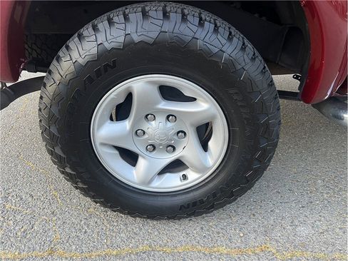 Used 2004 Toyota Tacoma PreRunner image 9