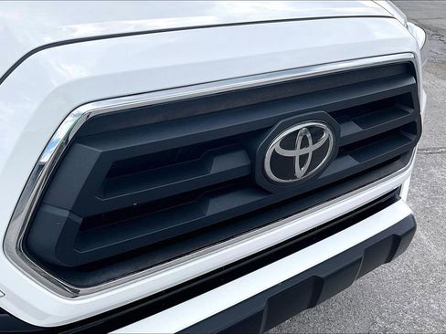 Used 2021 Toyota Tacoma SR5 image 31