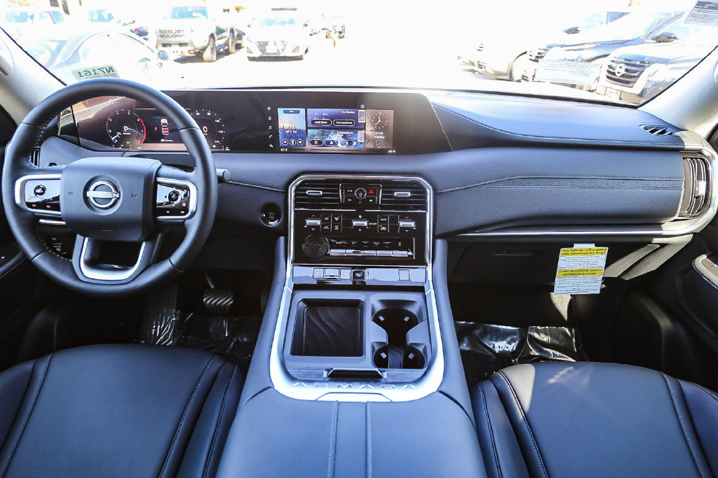Used 2025 Nissan Armada SV AWD/4WD image 14