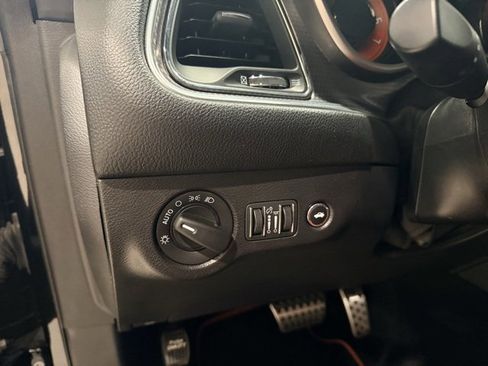 Used 2019 Dodge Challenger SRT Hellcat Redeye image 16