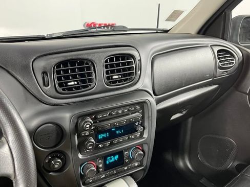 Used 2008 Chevrolet TrailBlazer SS w/ Sun And 6-Disc Cd Package AWD/4WD image 19