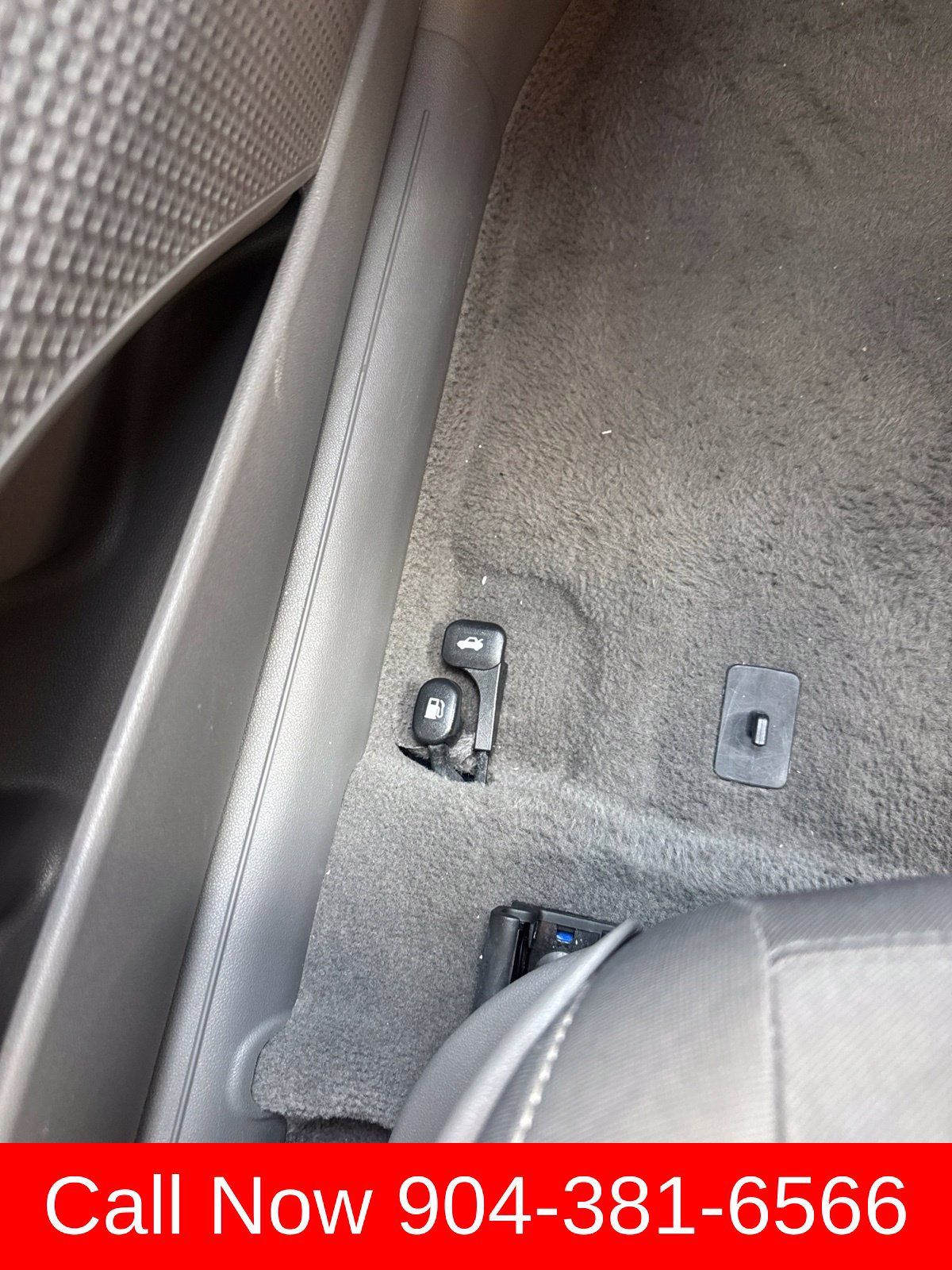 Used 2025 Hyundai Elantra SEL FWD image 23
