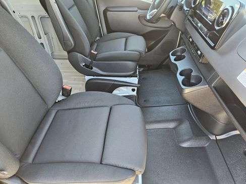 Used 2026 Mercedes-Benz Sprinter 4500 image 6