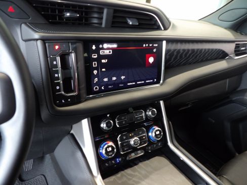 Used 2023 GMC Yukon XL Denali w/ Max Trailering Package AWD/4WD image 13