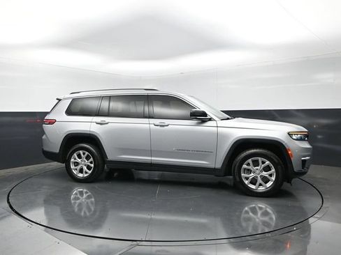 Used 2023 Jeep Grand Cherokee L Limited AWD/4WD image 6