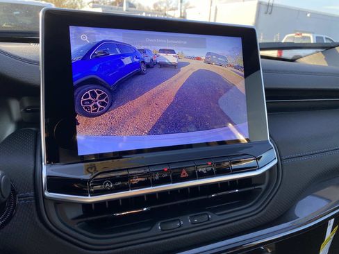 New 2026 Jeep Compass Limited image 10