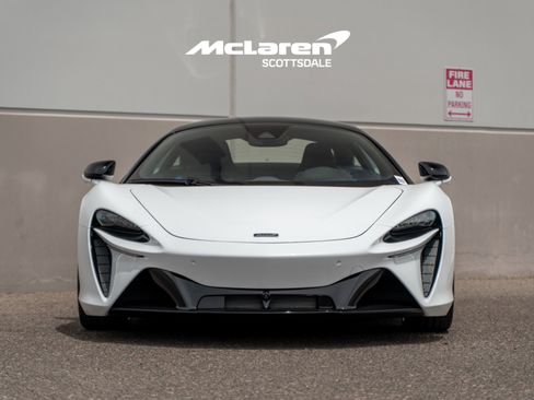 New 2026 McLaren Artura RWD image 10