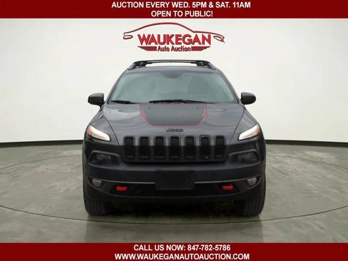 Used 2016 Jeep Cherokee Trailhawk w/ Trailer Tow Group AWD/4WD image 2