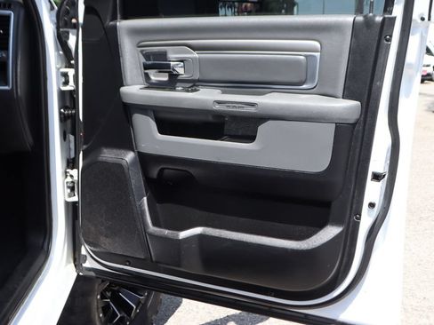 Used 2018 RAM 2500 SLT AWD/4WD image 41