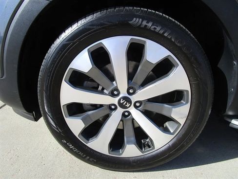 Used 2021 Kia Telluride S AWD/4WD image 32