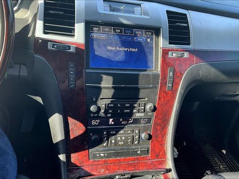 Used 2014 Cadillac Escalade Premium AWD/4WD image 10