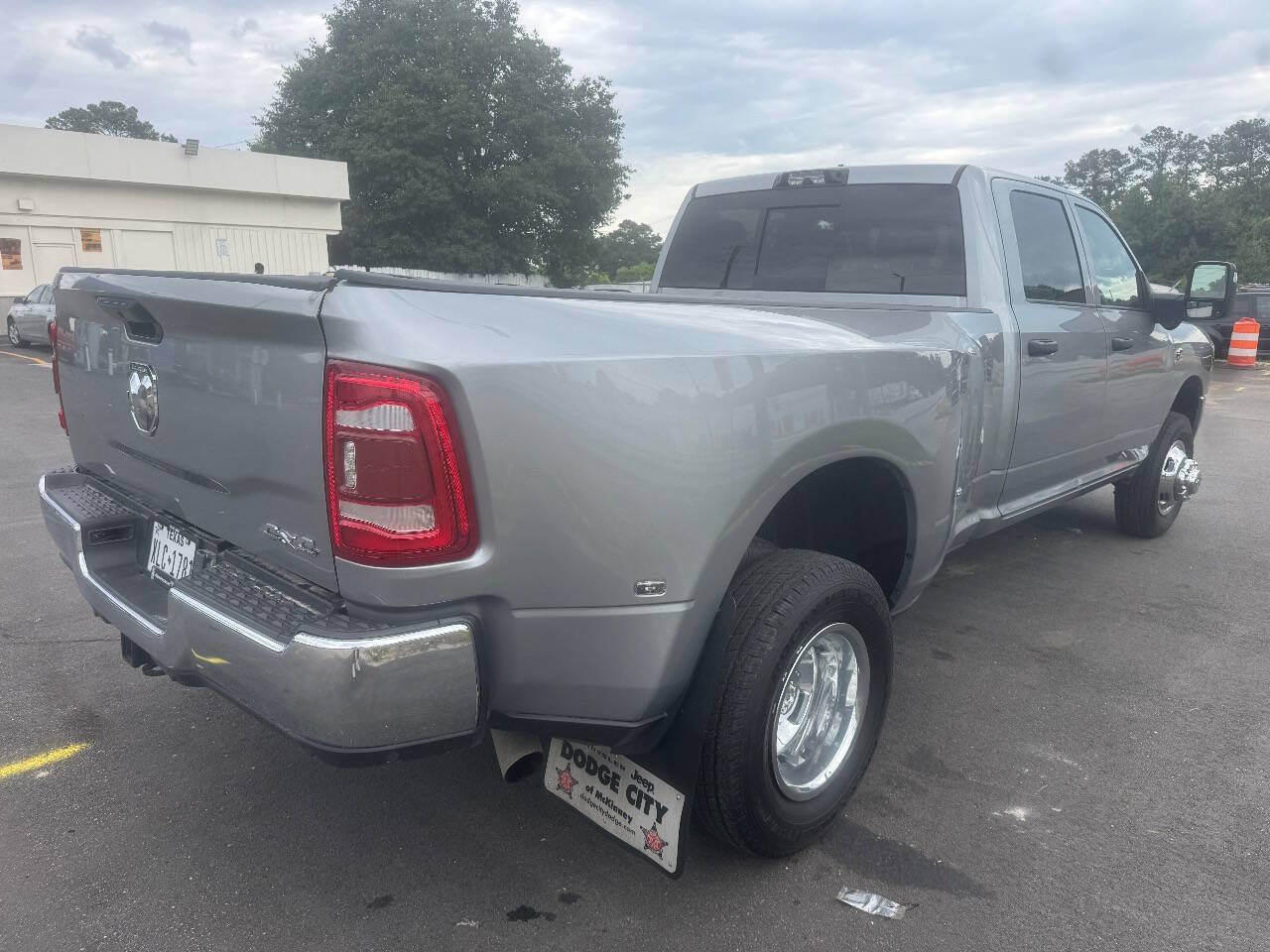 Used 2024 RAM 3500 Tradesman w/ Towing Technology Group AWD/4WD image 6