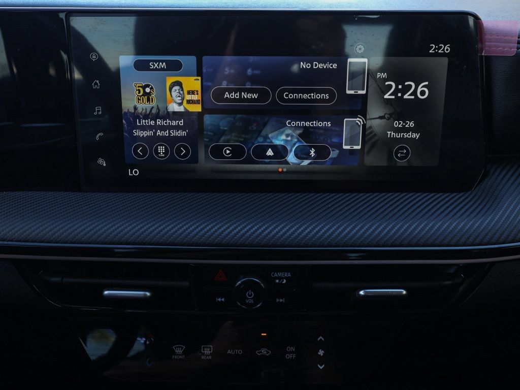 Used 2025 Nissan Kicks SR FWD image 30