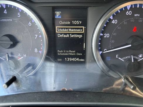 Used 2019 Toyota Highlander LE FWD image 19