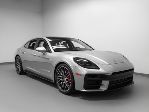 Certified 2026 Porsche Panamera GTS AWD/4WD image 10
