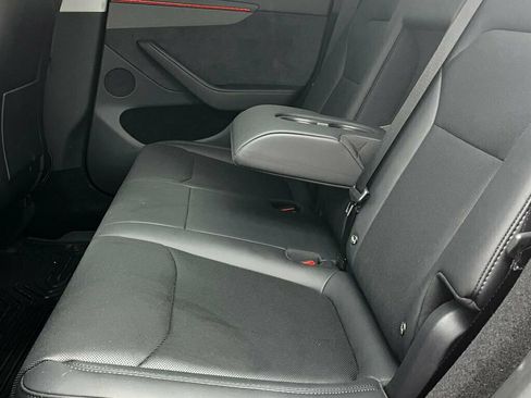 Used 2026 Tesla Model Y Long Range RWD image 32