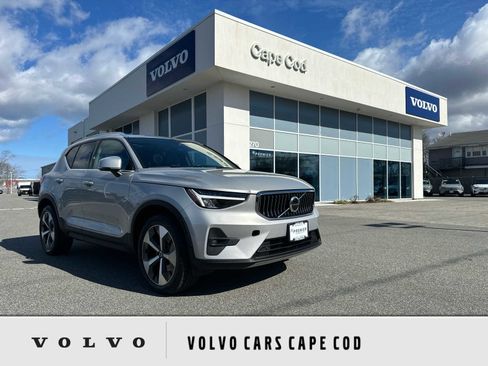 Used 2023 Volvo XC40 B5 Plus w/ Protection Package Premier image 1