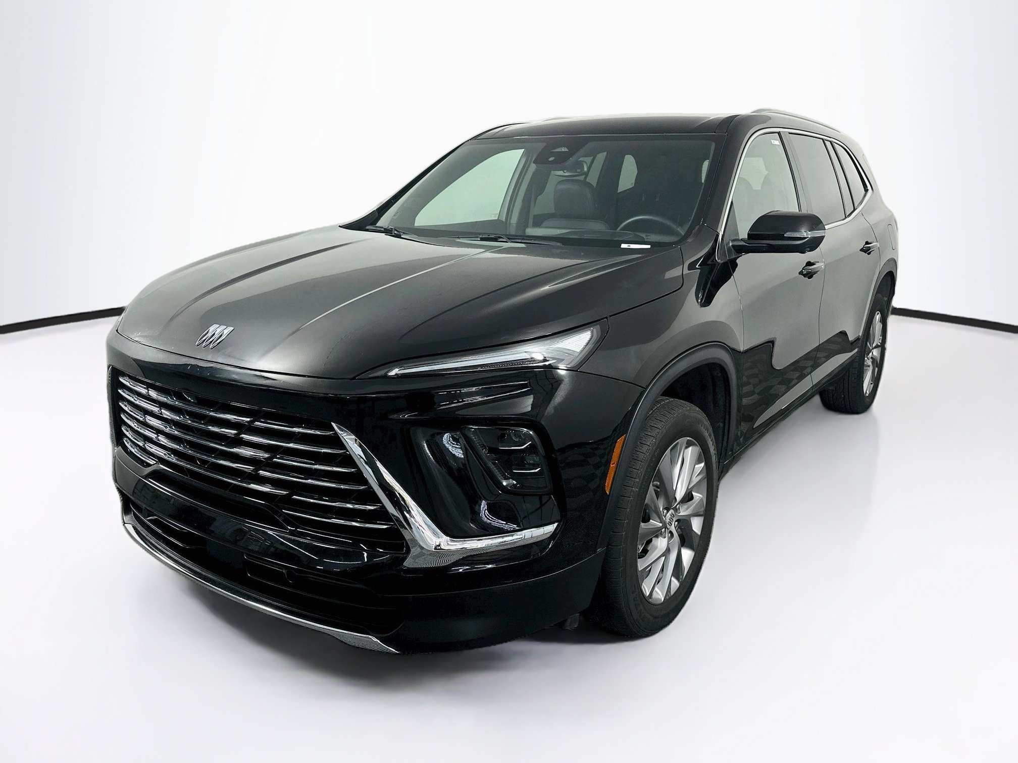 Used 2025 Buick Enclave Preferred FWD image 3