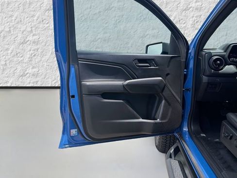Used 2025 Chevrolet Colorado Trail Boss AWD/4WD image 20