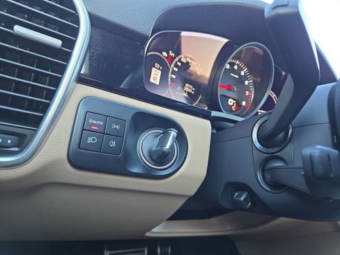 Used 2023 Porsche Cayenne image 9