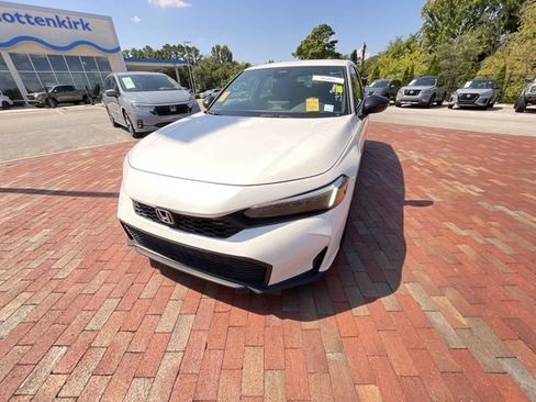 Certified 2025 Honda Civic Sport image 3