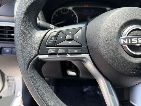 Certified 2024 Nissan Altima 2.5 SV FWD image 13