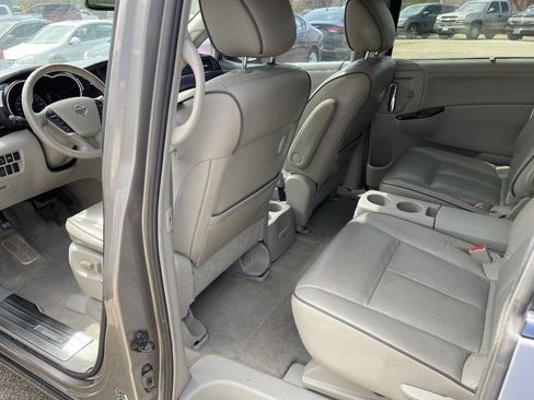 Used 2012 Nissan Quest LE FWD image 16