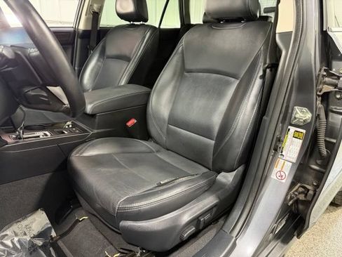 Used 2019 Subaru Outback 3.6R Limited AWD/4WD image 24