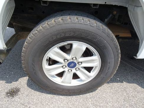 Used 2015 Ford F150 XL w/ Equipment Group 101A Mid AWD/4WD image 33
