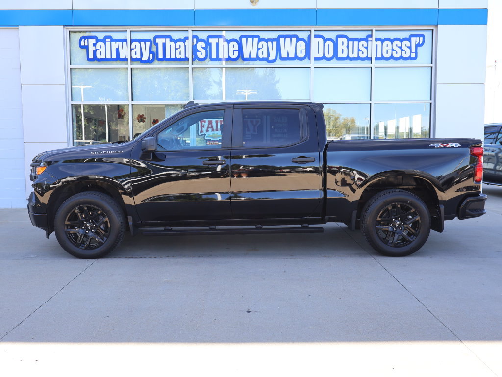 Used 2023 Chevrolet Silverado 1500 Custom AWD/4WD image 7