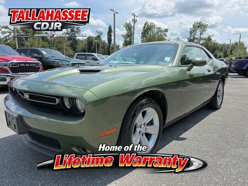 Used 2023 Dodge Challenger SXT RWD image 7
