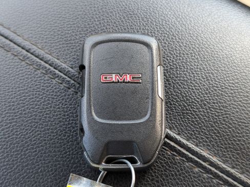 Used 2021 GMC Terrain SLT w/ Infotainment Package II FWD image 30
