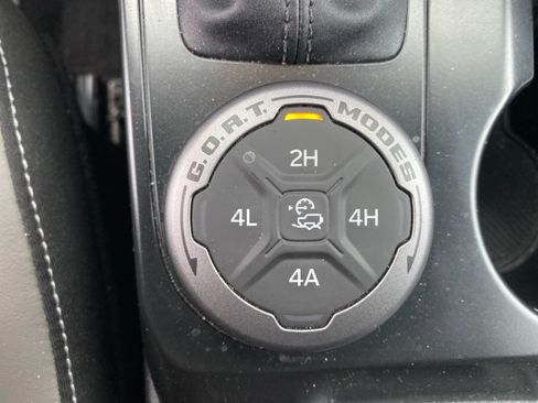Used 2025 Ford Bronco Outer Banks w/ Sasquatch Package AWD/4WD image 13