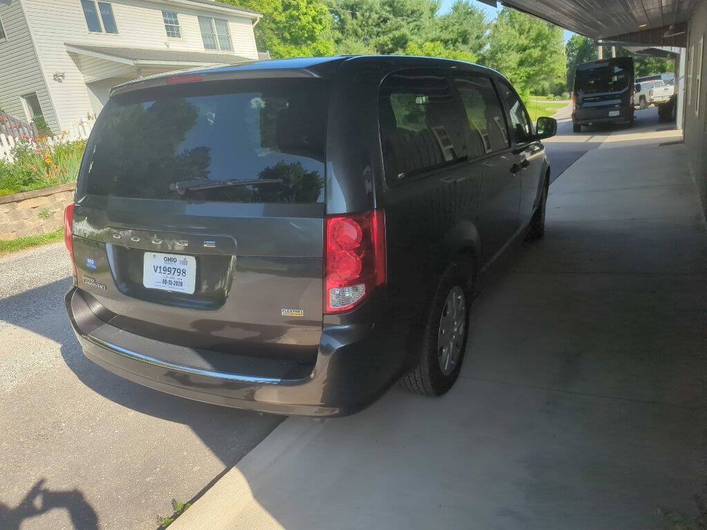 Used 2019 Dodge Grand Caravan SE FWD image 4