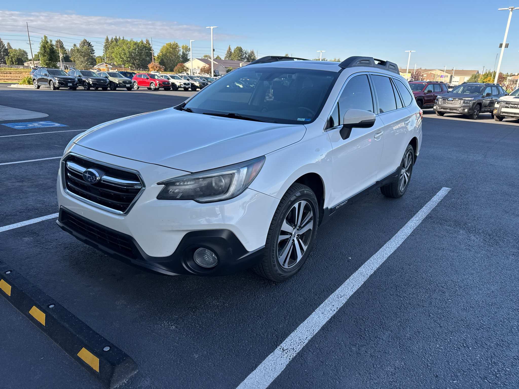 Used 2019 Subaru Outback 2.5i Limited AWD/4WD image 1