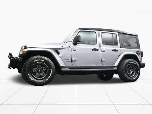 Used 2020 Jeep Wrangler Unlimited Sahara AWD/4WD image 39
