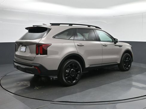 Used 2025 Kia Sorento SX AWD/4WD image 7