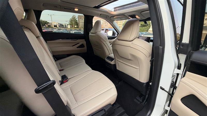 Used 2023 INFINITI QX60 Pure w/ Cargo Package AWD/4WD image 19