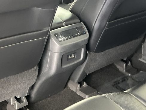 Used 2022 Nissan Pathfinder SL w/ SL Black Package FWD image 38