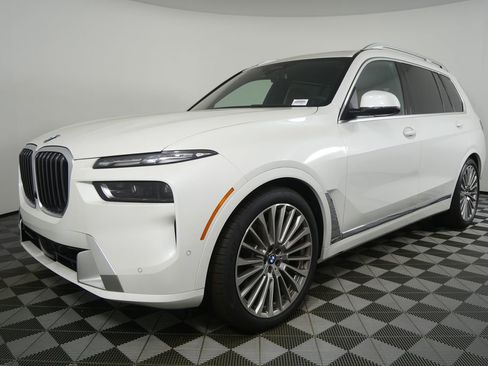 New 2026 BMW X7 xDrive40i w/ Executive Package AWD/4WD image 7